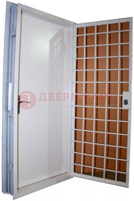 Белая стальная бронированная дверь с нитроэмалью ДБ-7 в Ульяновске