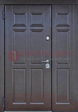 Тёмная двухстворчатая входная дверь для коттеджа с МДФ ДМ-533 в Ульяновске