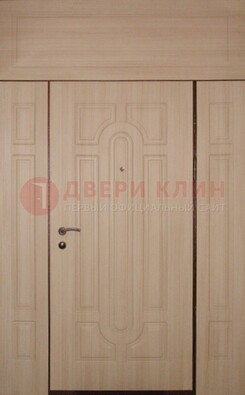 Светлая входная дверь для загородного дома с МДФ ДМ-537 в Ульяновске