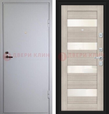 Белая железная дверь с порошковым напылением и стеклом ДП-308 в Ульяновске
