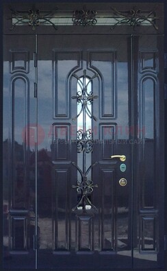 Глянцевая полуторная дверь Винорит стекло и ковка ДСК-275 в Ульяновске