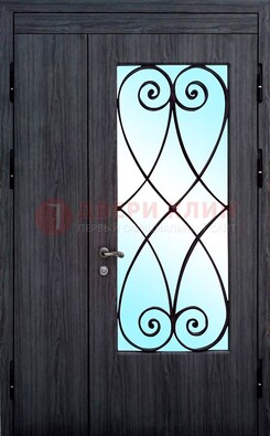 Стальная дверь со стеклом и ковкой ДСК-69 в деревянный дом в Ульяновске
