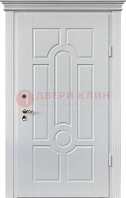 Белая уличная дверь с виноритом для дома ДВТ-247 в Ульяновске