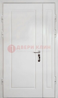 Полуторная металлическая дверь с МДФ в белом цвете ПЛ-24 в Ульяновске